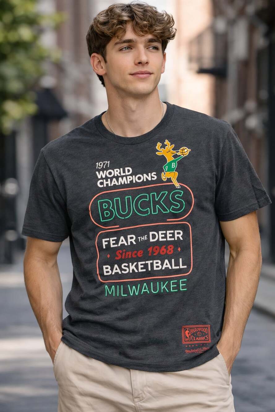 Mitchell & Ness Milwaukee Bucks Hardwood Classics Fear The Deer Neon T-Shirt Cha